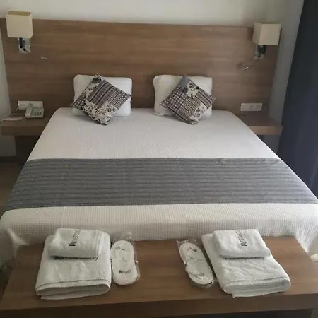 رابسودي فندق كاس