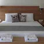 Отель Rhapsody