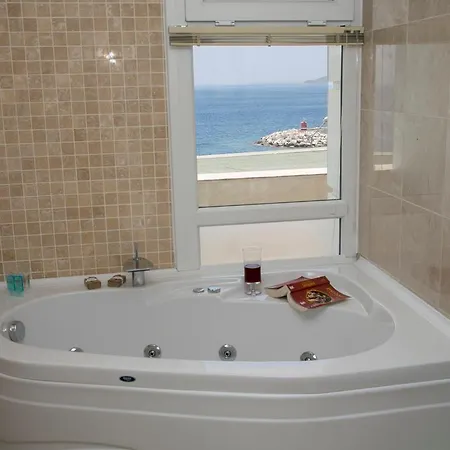 Hotel Rhapsody 4*